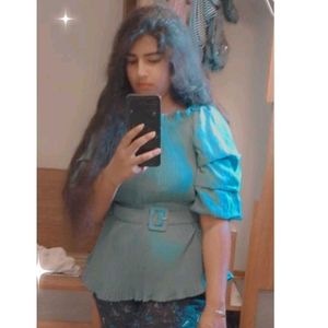 Chic Teal Top with Puffed Sleeves