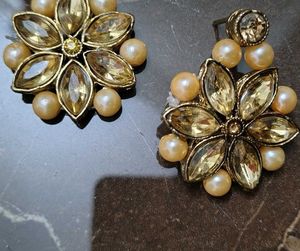 Elegant Gold &amp; Pearl Jewelry Set