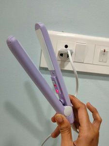 Mini Hair Straightener, Mascara &amp; Hairband