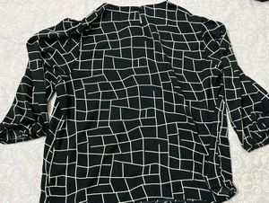Chic Black & White Geometric Print Top