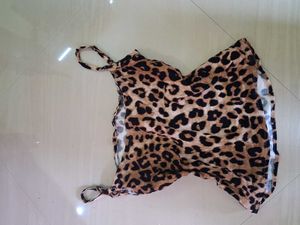 Stylish Leopard Print Crop Top