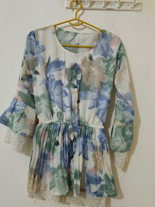 Floral Print Top with Lace Trim