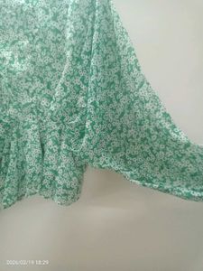 Green Floral Long Sleeve Top