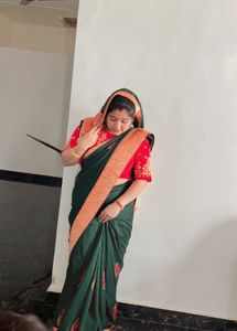 Beautiful Saree From Odhni . Only One Time Wear . Iska Blouse Stiched Nh H . Agr Kisi Ko Blouse Bhi Chahye To I Will Find It And Then Send Otherwise Its A Saree