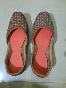 Woman's Jutti