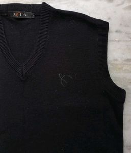 AIS Black Sleeveless Sweater Vest