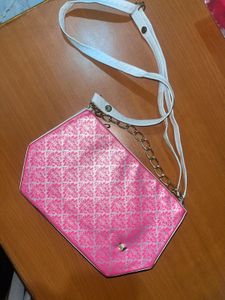 Trendy Fashionable Sling Bag Of Medium Size