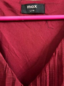 Elegant Pleated Red Midi Dress