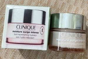 Clinique Moisture Surge Intense Hydrator