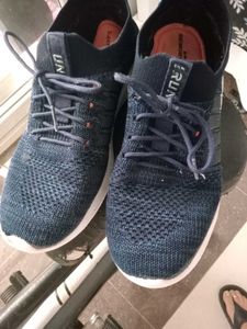 Men's Navy Blue Knit Sneakers 6-7 no