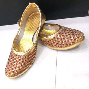 Lucknow's Famous Zari Jutti...A Beautiful Pair Of Red & Golden Zari Juttis..It's An Occasional Or Festive Wear..With Flat Sole..Size -7