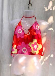 181110. Floral Halter Neck Crop Top