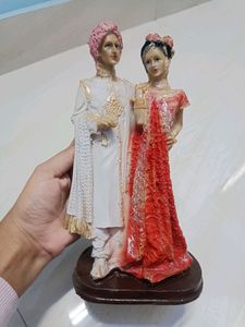 Beautiful Wedding Couple Showpiece