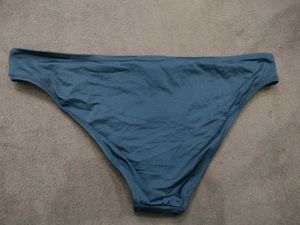 Navy bikini bottom🤎 with detail