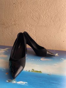 Elegant Black Suede Heels