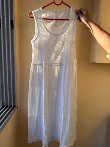 White Sleeveless Casual Dress
