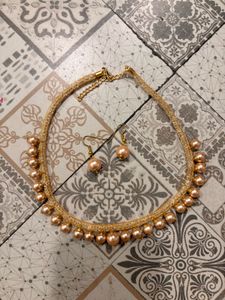 Elegant Pearl Necklace and Earrings Set