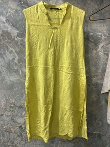 Yellow Textured Sleeveless Kurta