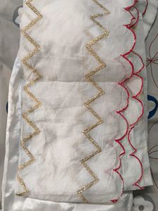 Elegant White Kurta Set with Floral Embroidery