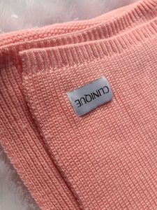 Clinique knitted scarf ♥️💕