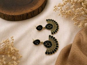Elegant Black Fan-Shaped Earrings