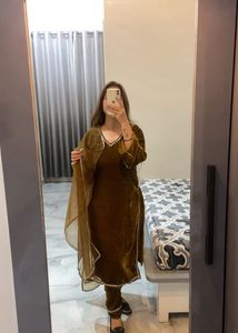 Elegant Velvet mustured Kurta Set