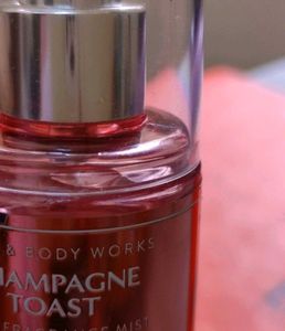 CHAMPAGNE TOAST BATH AND BODY WORKS