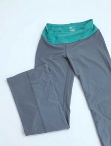 Nike Dri-FIT Flared Leggings