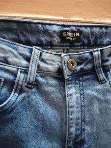 SHEIN Blue Wash Cropped Jeans