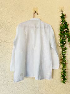 Elegant White Chikankari Kurta