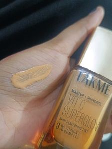 Lakme Vit C Superglow Skin Perfecting Tint