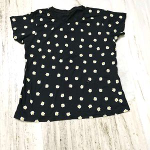 Cute Daisy Print Black T-Shirt