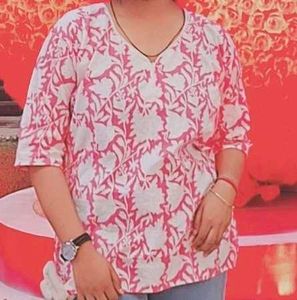 Pink &amp; White Floral Kurta