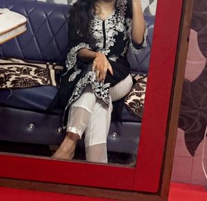 🖤Elegant Black Embroidered Kurta Set