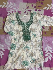Floral Embroidered Kurta