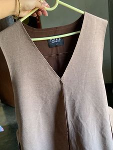 Chic Sleeveless Belted Dress