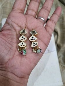 Elegant Kundan &amp; Pearl Drop Earrings