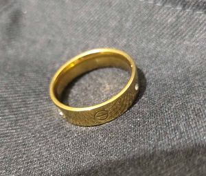Elegant Gold Ring with Accents