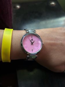 Women Analogue Watch with Chain Strap