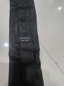 Zodiac Kings Jewel Tie