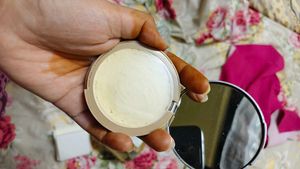 Kay Beauty Matte Compact Powder 130N