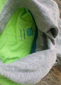 Sleeveless Hooded T Shirt
