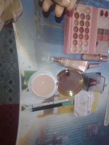 Makeup Palettes &amp; Essentials Bundle