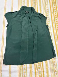 Elegant Green Sleeveless Tie-Neck Top