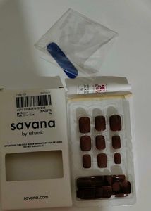 Glossy Short Square Artificial Nails.