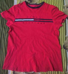 Tommy Hilfiger Red T-Shirt