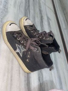 Korean High-top Sneakers with Star Detail