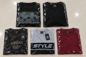 T shirts real sa bhot alag but pura new hai .Set o