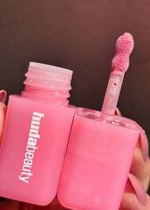 Huda Beauty Bubblegum filter blush