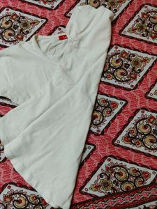 Levi's Cream T-Shirt